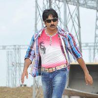 Ravi Teja - Ravi Teja in Nippu Movie Stills | Picture 131068